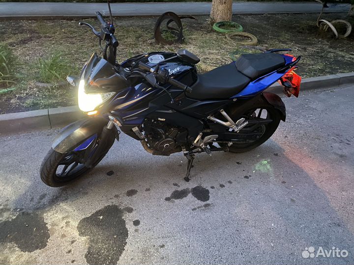 Bajaj pulsar 200 ns (дорожник)
