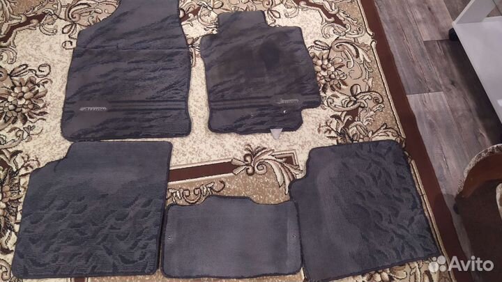 Автомобильные коврики ворсовые