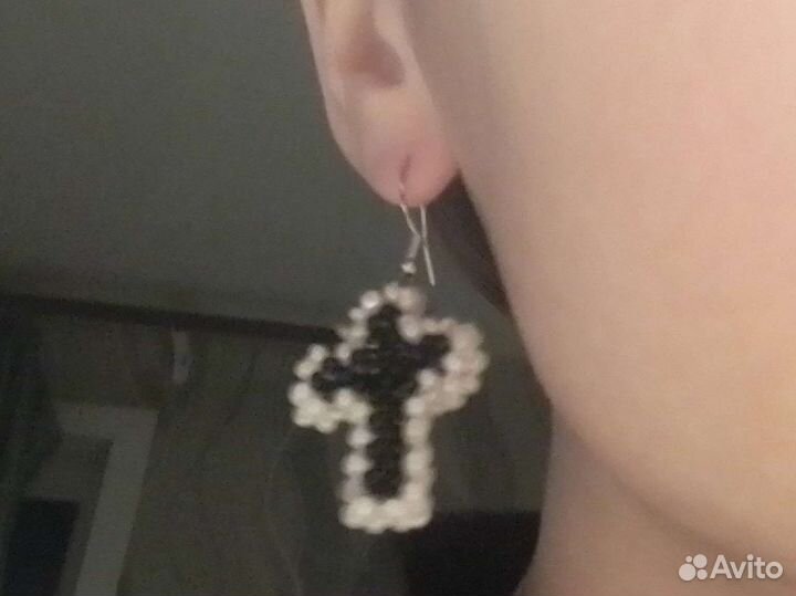 Серёжка в виде креста