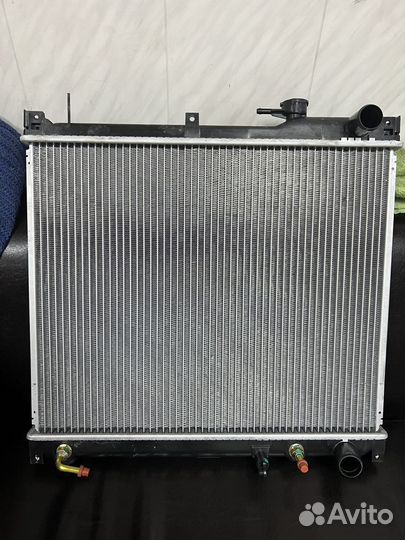 Радиатор охлаждения SAT для Suzuki Vitara