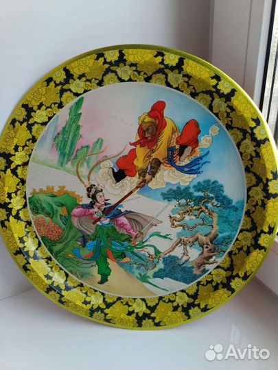 Настенная тарелка