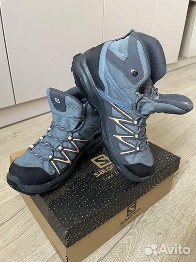 Трекинговые ботинки женские