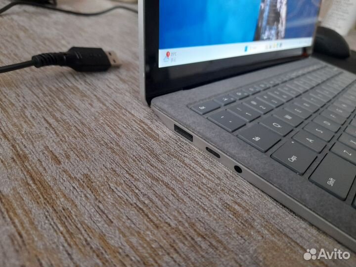 Microsoft surface laptop 4 13.5