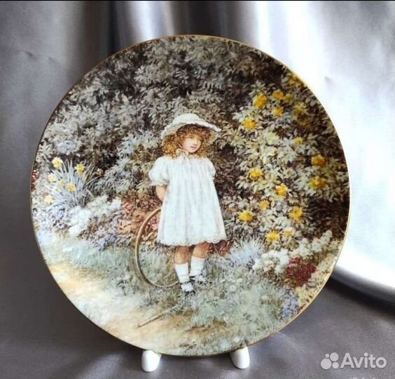 Тарелка декоративная фарфоровая Wedgwood