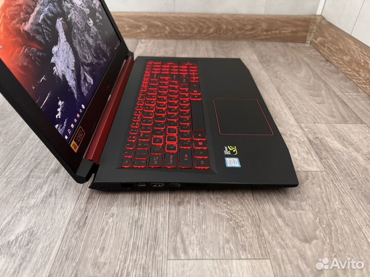 Acer Nitro 5 (IPS/Core i5-8300H/GTX 1050 4Gb/16Gb)