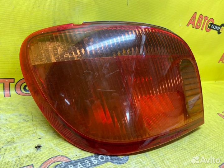 Стоп-сигнал задний левый Toyota Vitz SCP10 1SZ-FE
