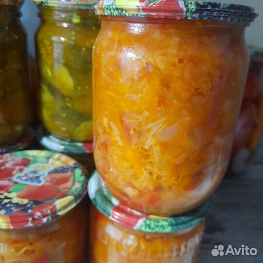 Кабачковая икра, борщ, солянка, щавель