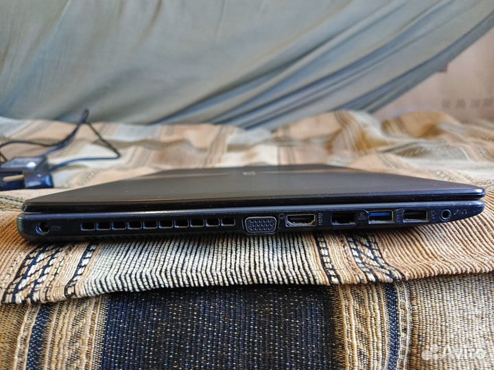 Ноутбук Asus X550CC