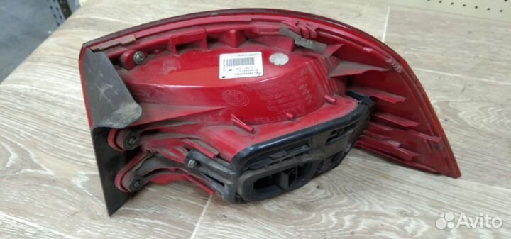 Фонарь задний наружный Volkswagen Passat B7 (2011