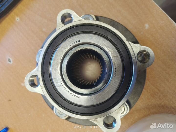 Ступица переднего колеса NA4W grandis lancer кулак