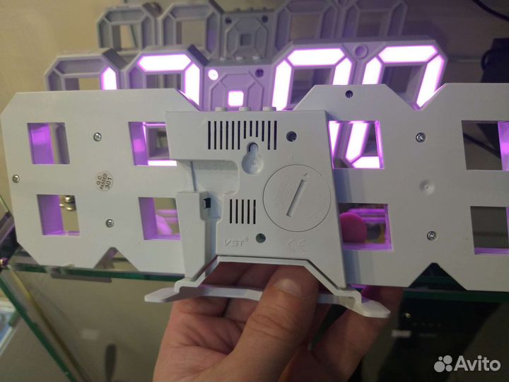 Часы электронные настольные настенные