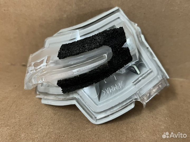 Повторитель левый зеркала Toyota Camry 70