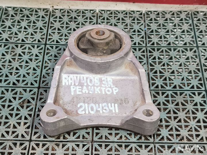 Опора правая заднего редуктора Тoyota rаv 4 III
