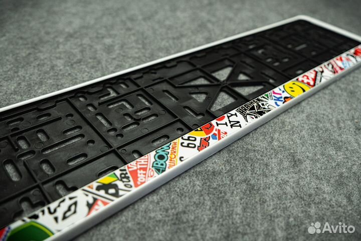 Рамка номера пластиковая с защелкой 