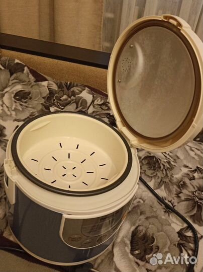 Мультиварка-пароварка Panasonic sr-tmh10