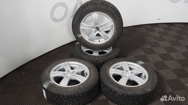Комплект колес Dunlop SP Winter Ice 02 215/60 R16