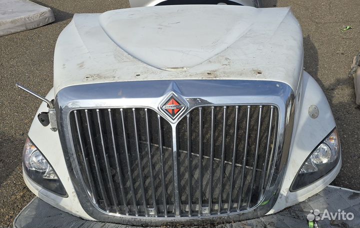 Капот international prostar белый б/у