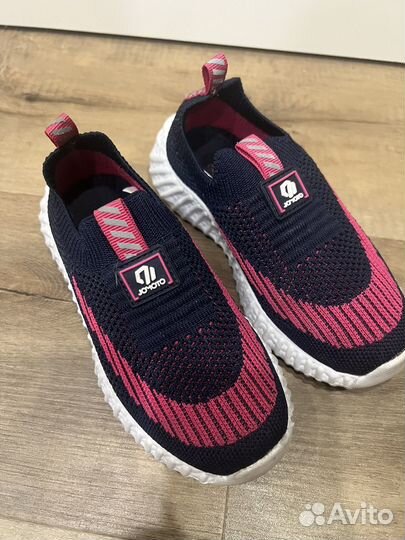Кроссовки на девочку 27 размер