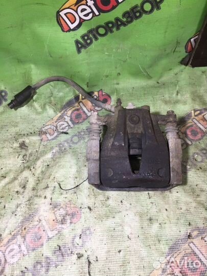 Суппорт тормозной передний правый Opel Meriva A