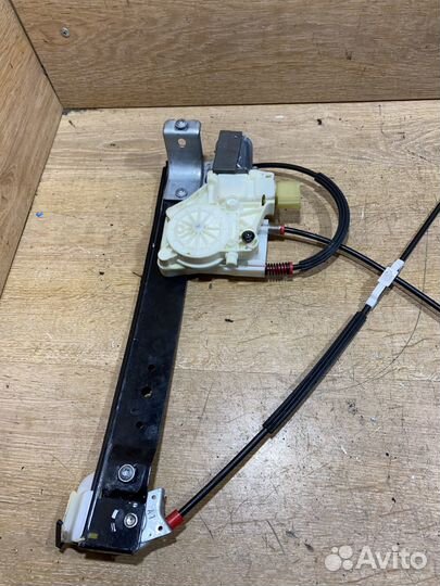 Стеклоподъемник задний правый Ford Galaxy 2 C29