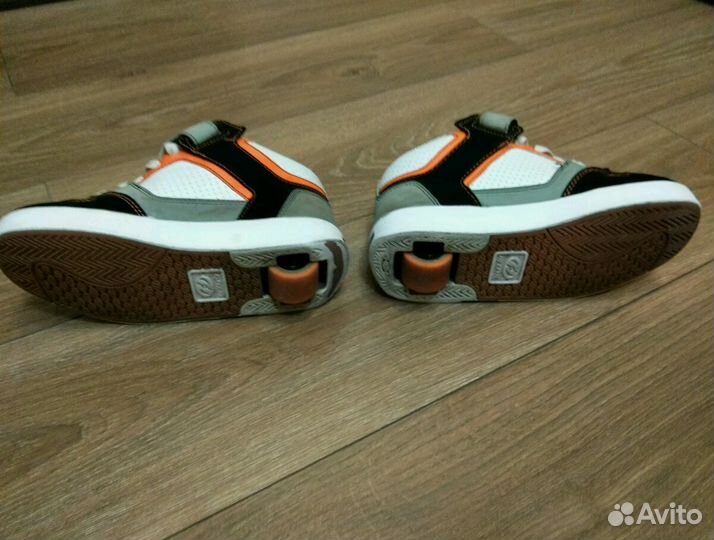 Роликовые кроссовки heelys