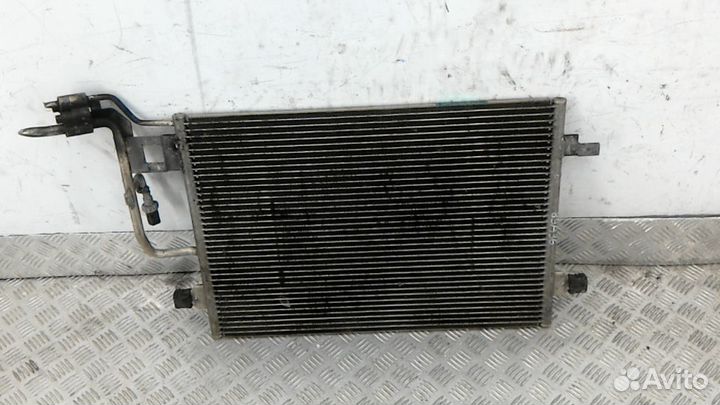 Радиатор кондиционера на Volkswagen Passat B5