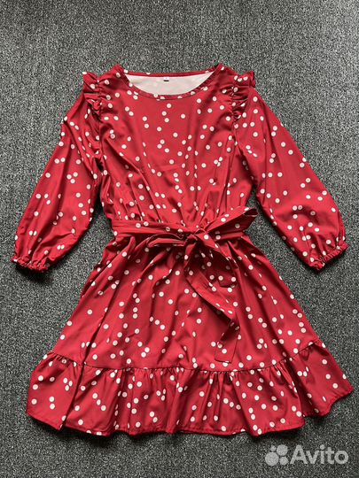 Платье красное в горошек