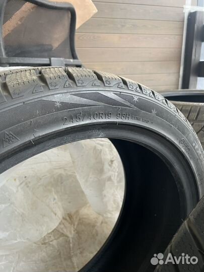 RoadX RX Frost WU01 245/40 R19 и 275/35 R19 98H