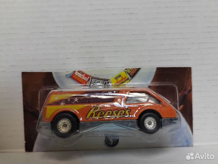 2011 Hot Wheels Hershey's Dream Van XGW