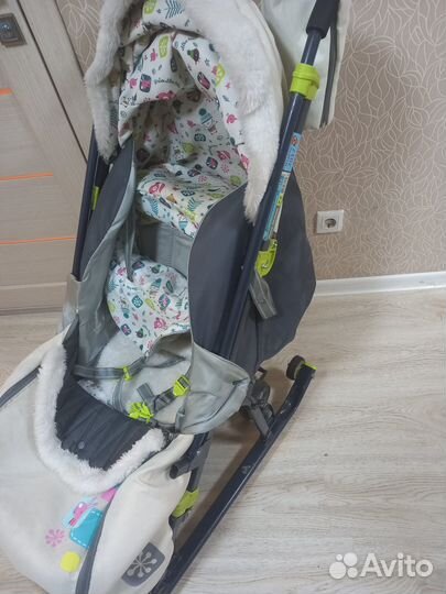 Детские санки с выдвижными колесами