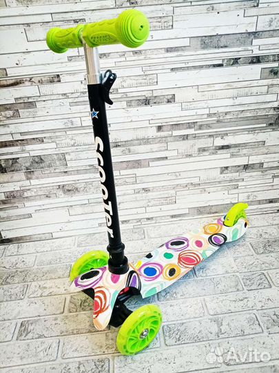 Детский самокат трехколёсный