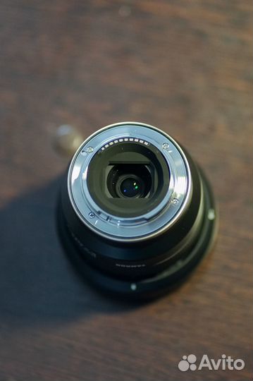 Объектив sony e tamron 20mm 2.8