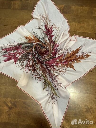 Платки 100*100 с ручной шелковой вышивкой