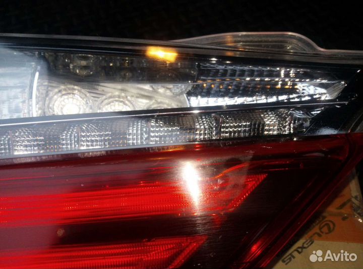 Фонарь задний левый внутренний Lexus RX 4