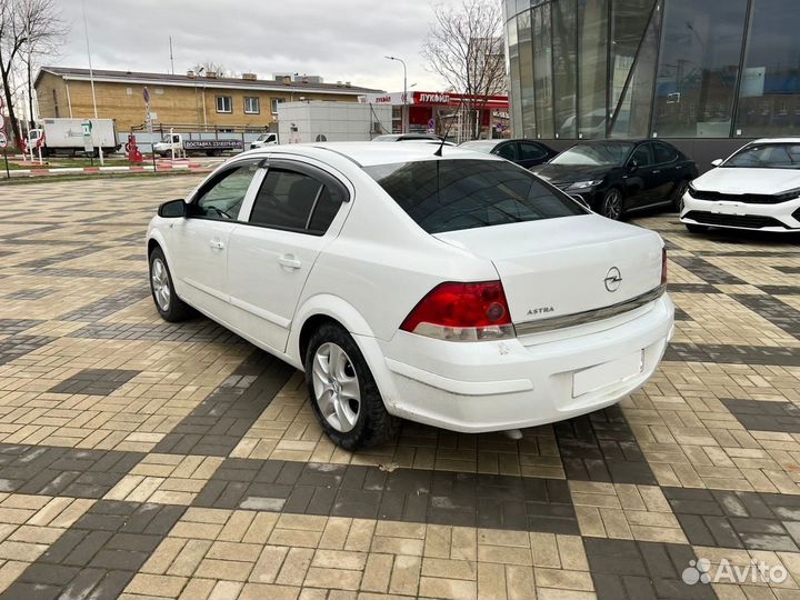 Opel Astra 1.6 МТ, 2014, 147 000 км