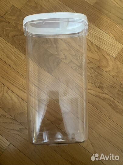 Контейнер с крышкой IKEA для сыпучих продуктов