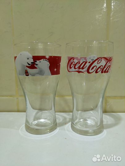 Два бокала Coca-Cola с белыми медведями