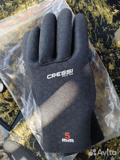 Перчатки для подводной охоты