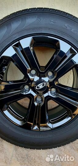 R16 Pirelli Scorpion All Season SF2 215/65, PCD 5x139.7 DIA 139.7