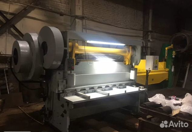 Гильотина раскрой металла, рубка металла