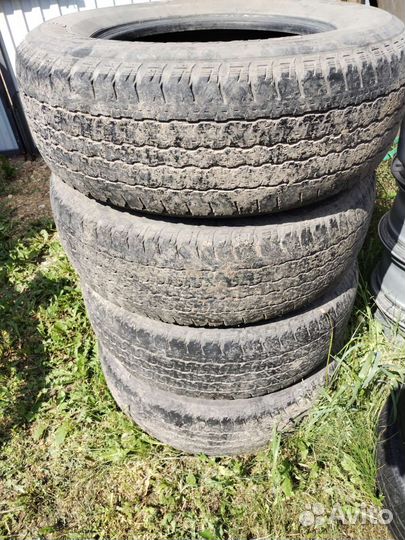 Bridgestone Dueler H/T 265/65 R17