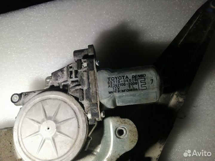 Стеклоподъемник задний левый Toyota Hilux