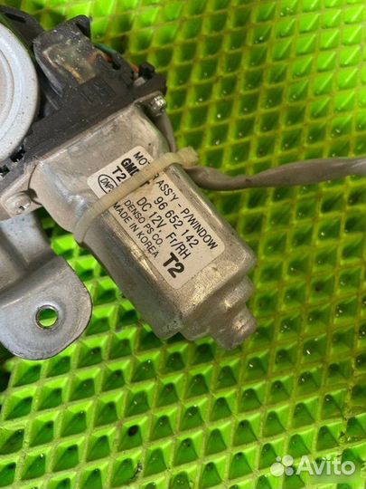 Стеклоподъемник передний правый Chevrolet Aveo