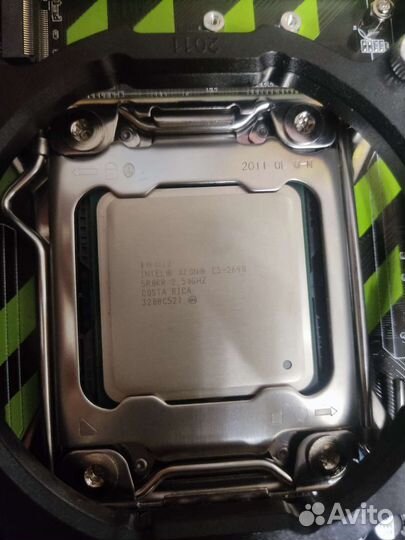 Материнская плата с процессором и памятью