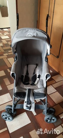 Детская складная коляска