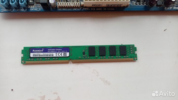 Материнская плата с процессором