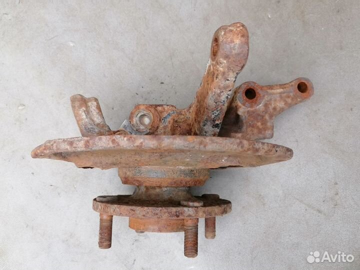 Кулак поворотный п. п. Nissan Almera Classic B10