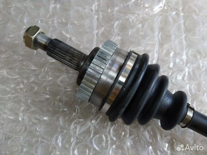 Вал привода передний правый Renault Megane I 1995