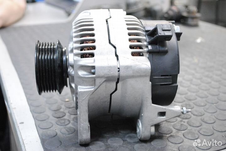 Генератор VW Transporter T4, LT 28-35 2.5 TDi 90А