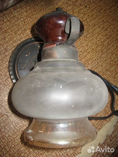 Светильник на стену. бра.таблетка. плафоны